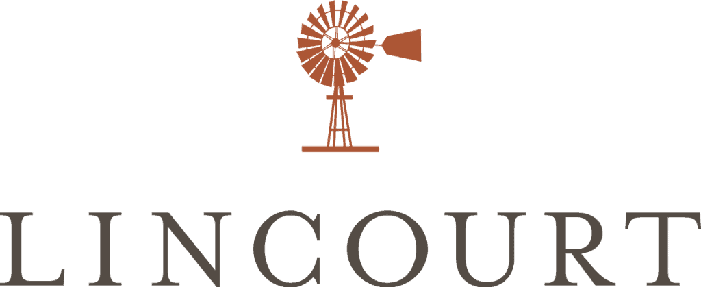 The logo for lincourt estates.